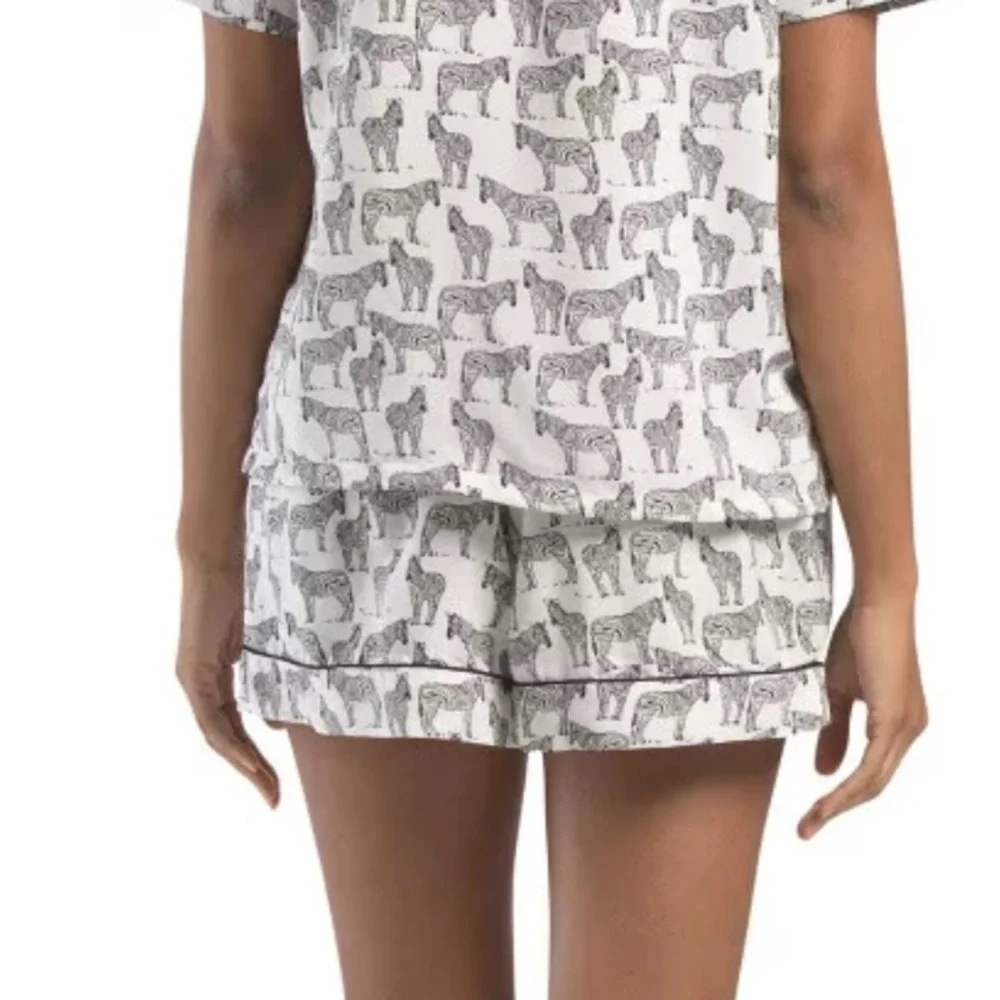 🦋 Isaac Mizrahi White Black Zebra Pajama Shorts Comfy Casual Large